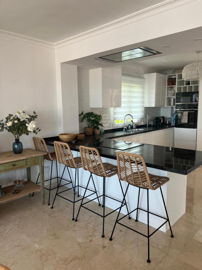 Playa Cristo Amazing Beach Terrace Appartment Estepona Exteriör bild