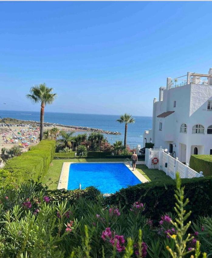 Playa Cristo Amazing Beach Terrace Appartment Estepona Exteriör bild