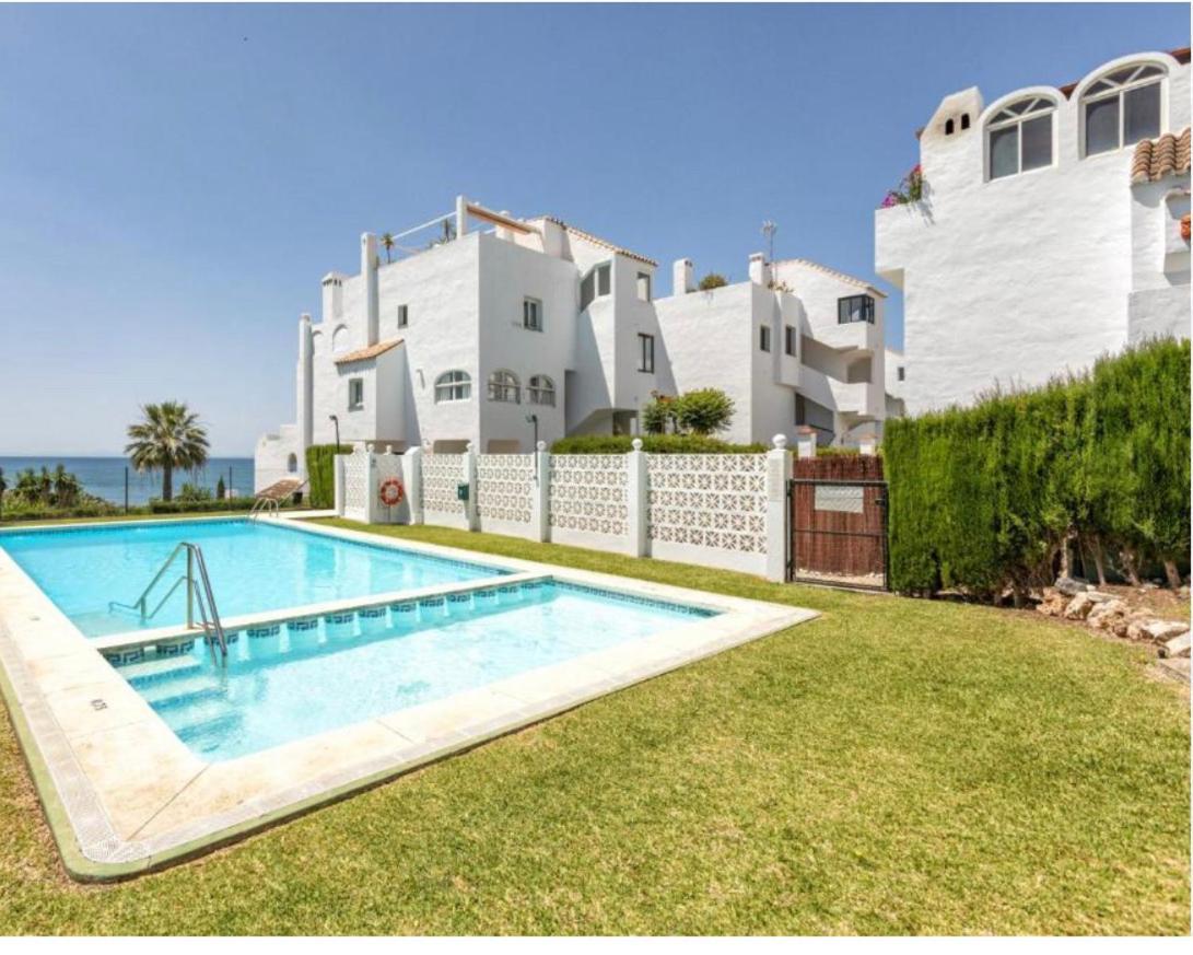 Playa Cristo Amazing Beach Terrace Appartment Estepona Exteriör bild